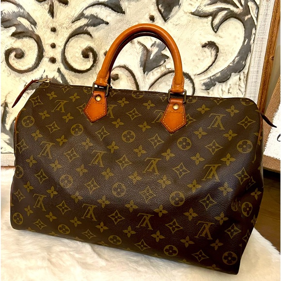 Louis Vuitton Handbags - FREE SHIPPING! Authenticated Louis Vuitton Speedy 35 Monogram